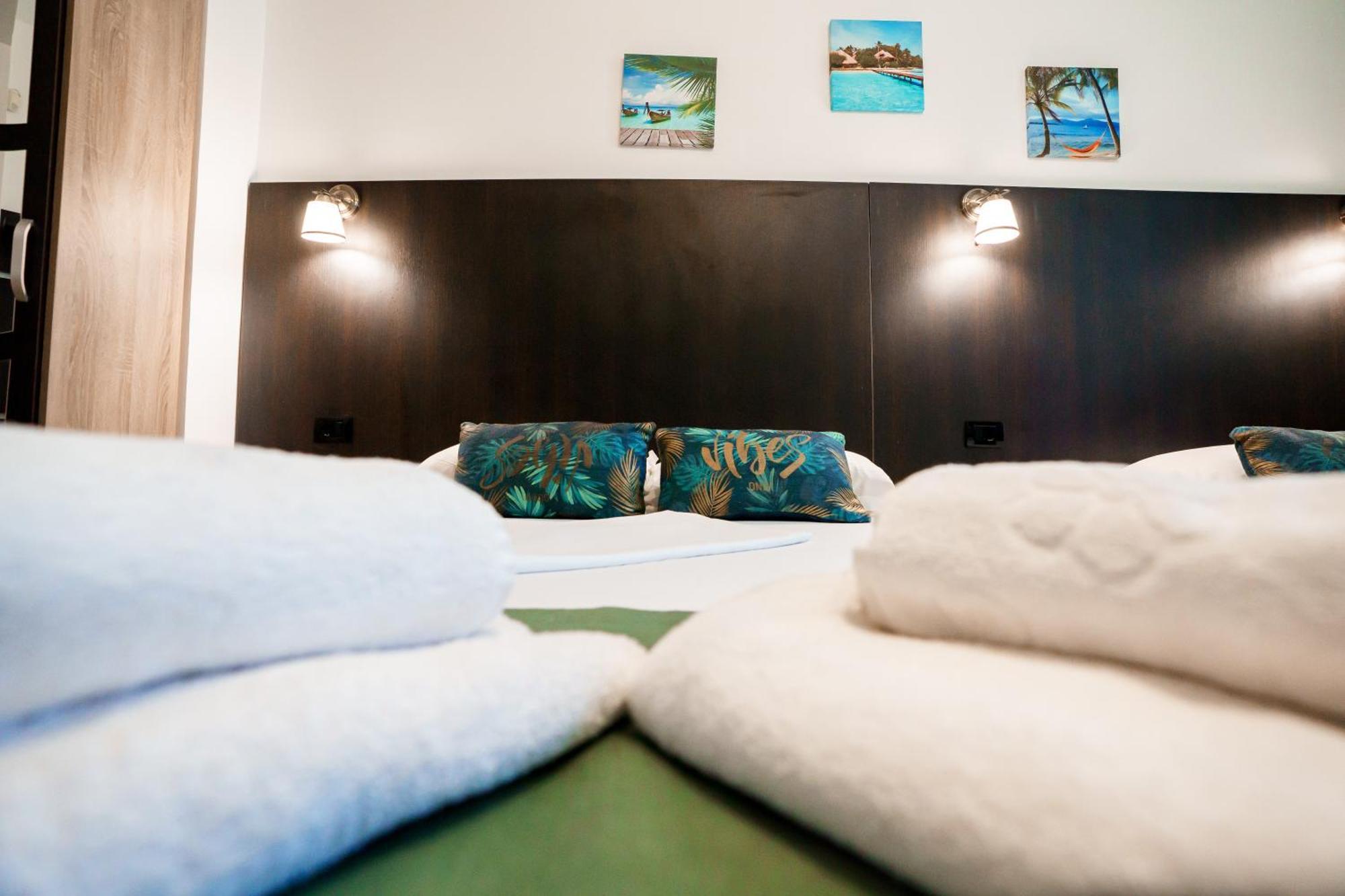 Hotel Raluca à Năvodari Extérieur photo